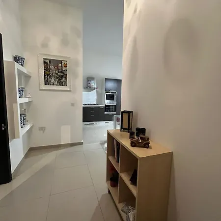 Modern Private In Swieqi Shared Flat With Shared Bathroom