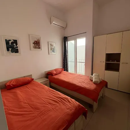 Modern Private In Swieqi Shared Flat With Shared Bathroom *