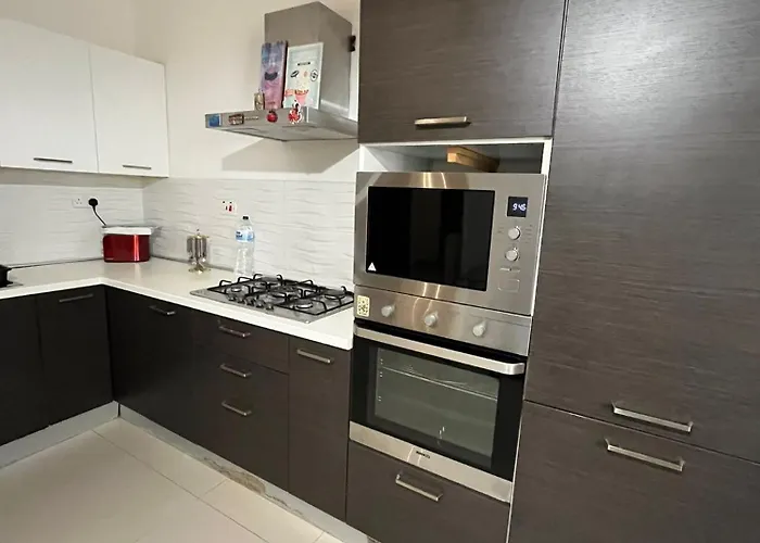 Modern Private In Swieqi Shared Flat With Shared Bathroom