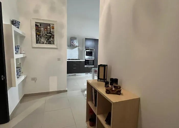 Modern Private In Swieqi Shared Flat With Shared Bathroom