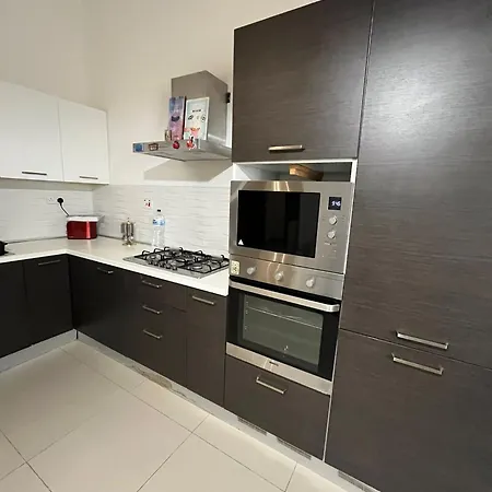 Modern Private In Swieqi Shared Flat With Shared Bathroom